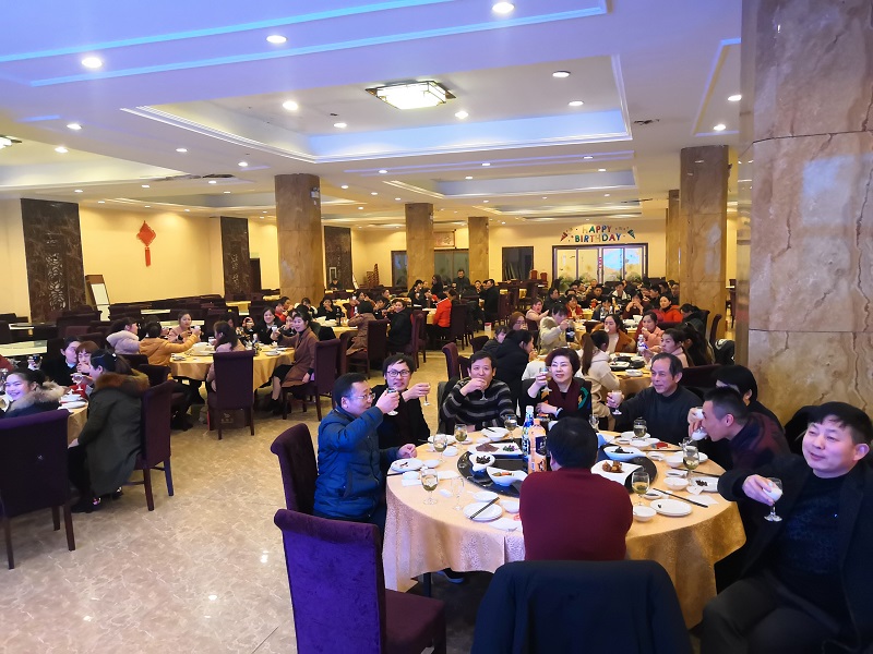 9121547529693769.jpg 舉杯共祝.jpg